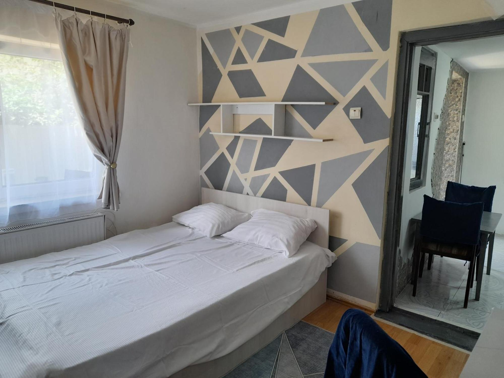 Apartment Garsoniera Sic Zona Terapia Zona Linistita La Casa Cu Parcare *